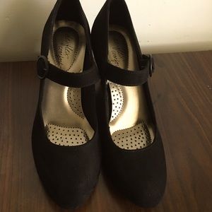 NWOT Fabric Pumps 2” Heel